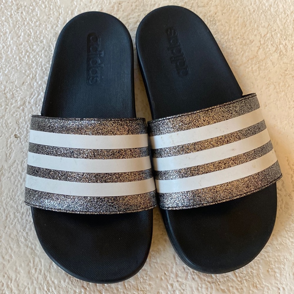 Adidas Girls size 4 shoes sandals slides